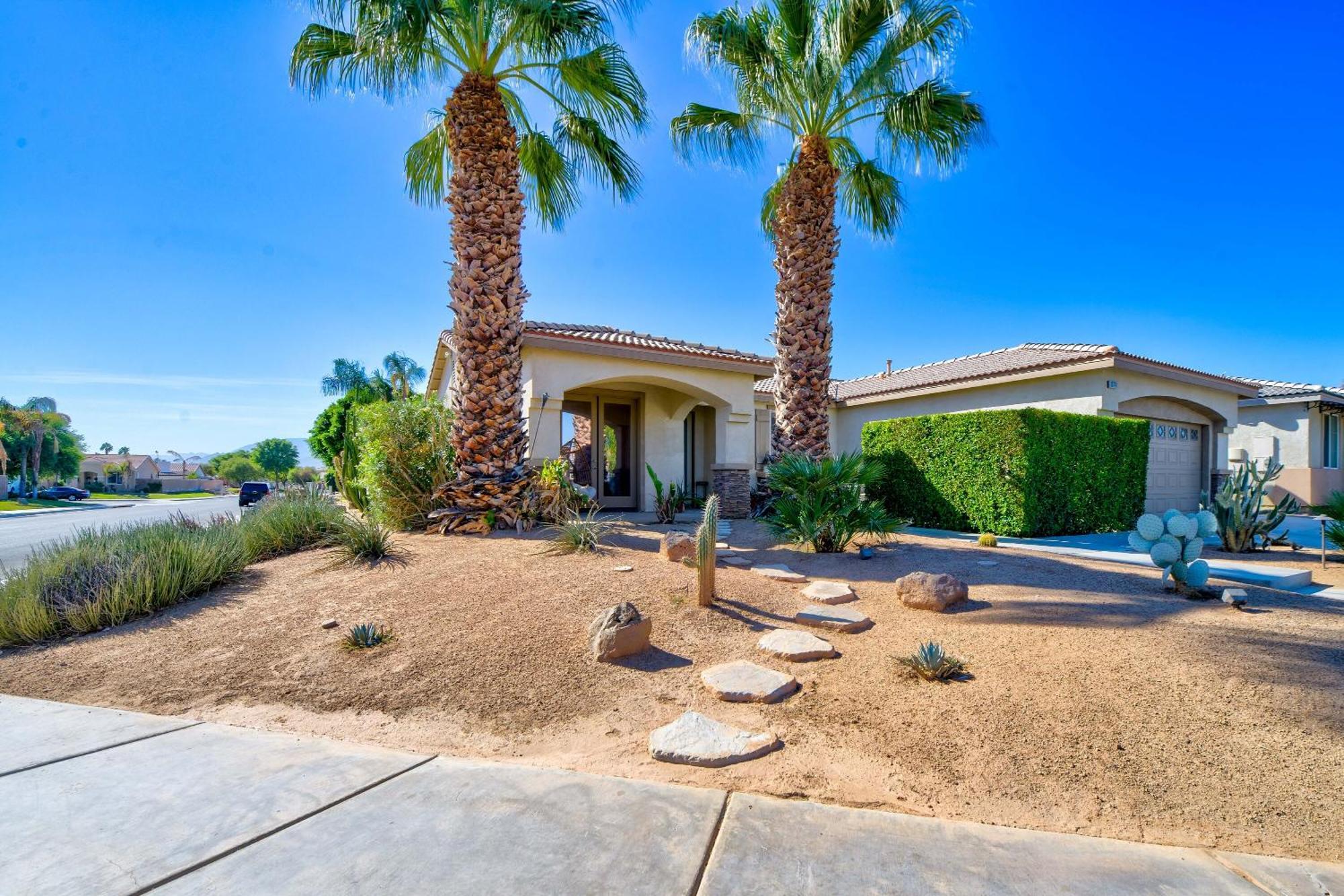 Casa Desert Muse With Heated Pool Spa Firepit Mini Golf And Games Indio Exterior photo